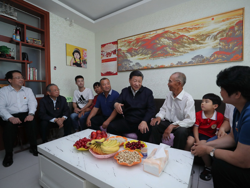 6��12����14�գ��й���������ǡ�������ϯ�������ί��ϯϰ��ƽ��ɽ�����졣����14�����磬ϰ��ƽ����������������˫ɽ�ֵ�����Ϫ�壬ͬ������˳��һ�����ҳ���